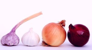 Onions and garlic are harmful to pests in the body. 